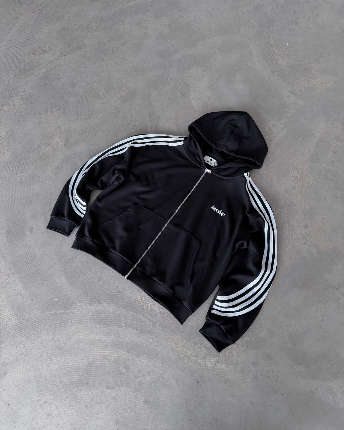 Twelve Stris Zip Up – Black – ürün görseli