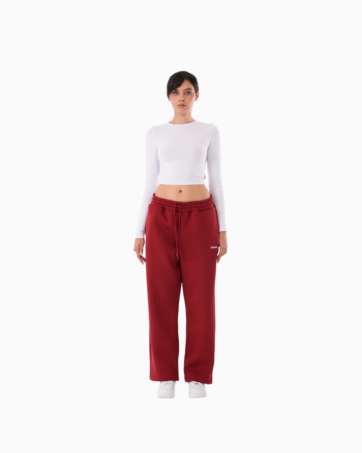 Twelve Sweatpant – Wine Red – model üzerinde
