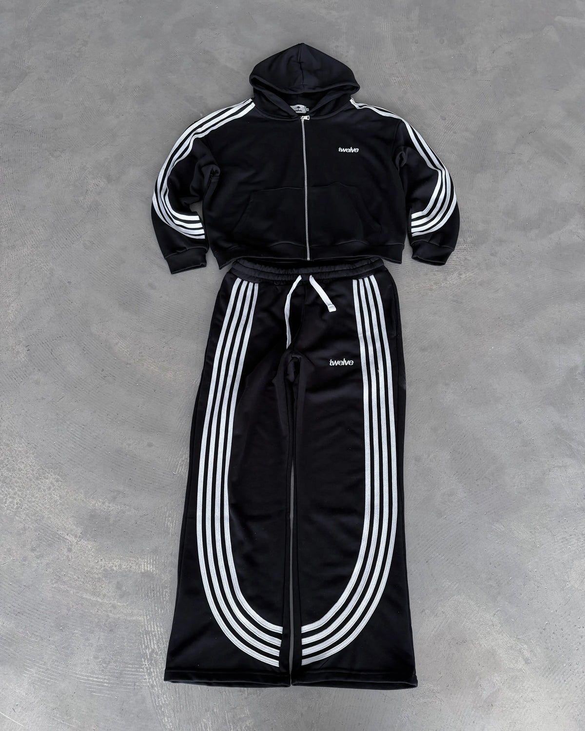 Twelve Stris Zip Up – Black – ürün görseli
