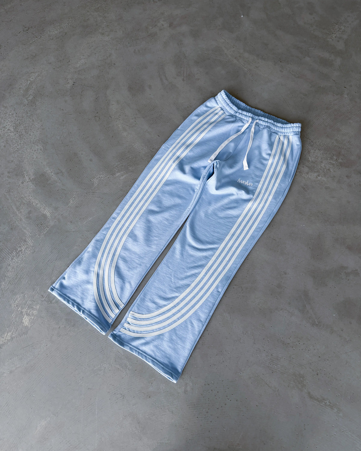 Twelve Stris Sweatpant – Baby Blue – ürün görseli